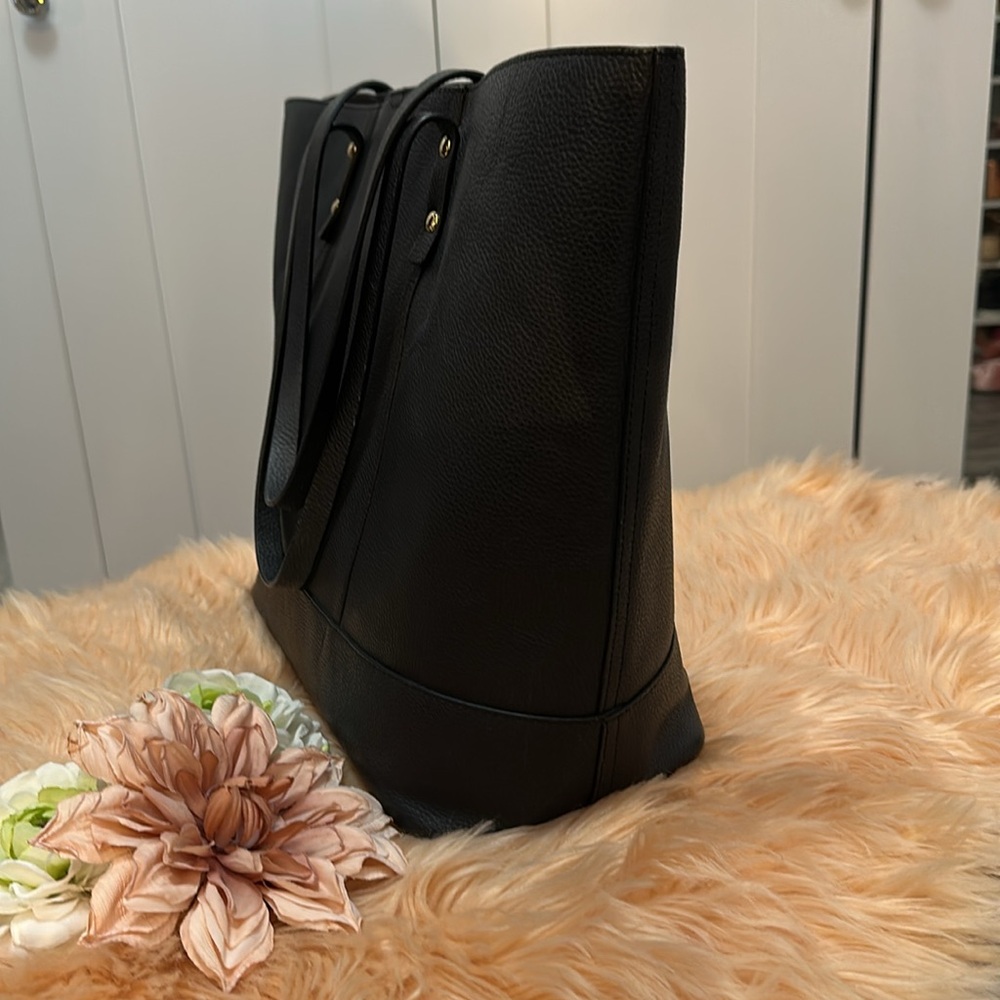 Cole Haan Black Leather Shoulder Tote Bag LG Gold Hardware LIKE NEW! 60% OFF - Picture 7 of 10